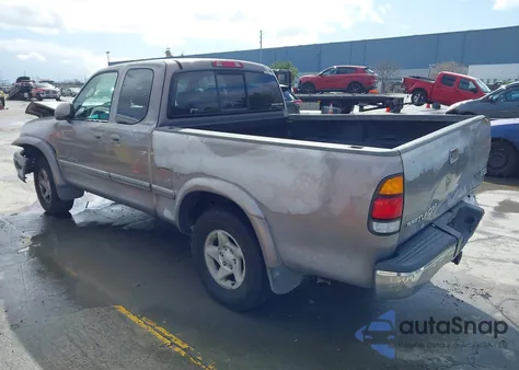 2002 Toyota Tundra Ltd V8 z USA, uszkodzony, nr VIN 5TBRT38182S330393